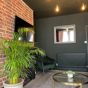 https://salt-life-one-bedroom-apartment.brighton-hotels-england.com