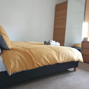 https://modern-one-bed-apartment-greenwich.brighton-hotels-england.com